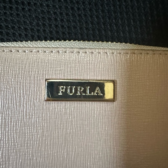 Furla wallet size 4x4.5 in pink. Beautiful condition. - Picture 2 of 6